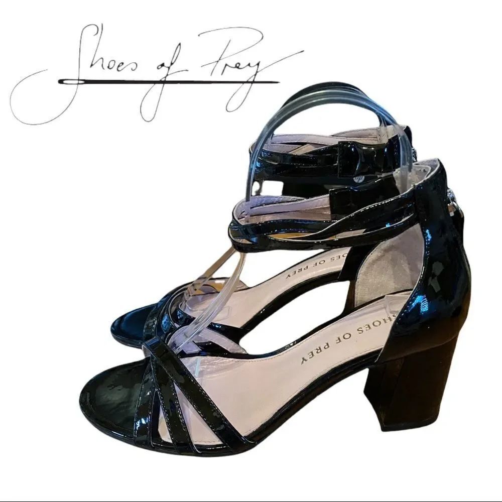 Shoes of Prey Black Patent Women's Ankle Strap Chunky Heels 5.5